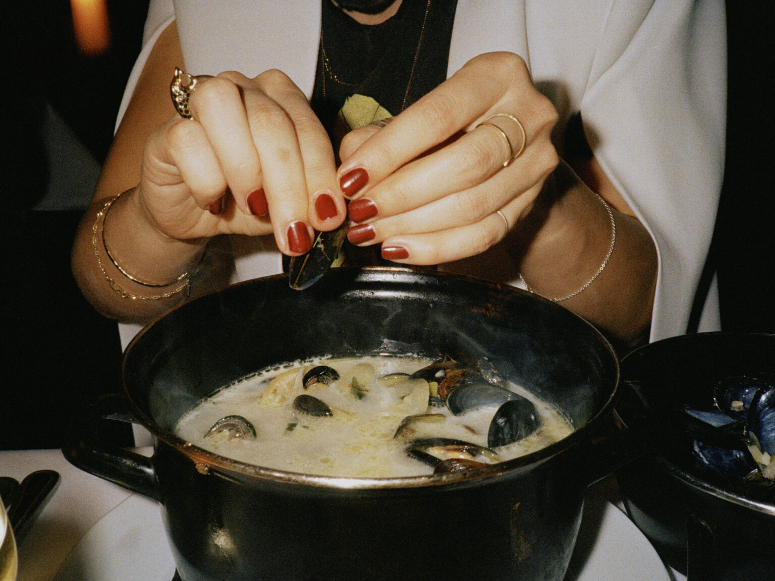 moules in der paris bar, paris bar, kat kaufmann