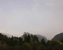 sternehimmel im gebrige von slowenien. fotografiert von gina volle